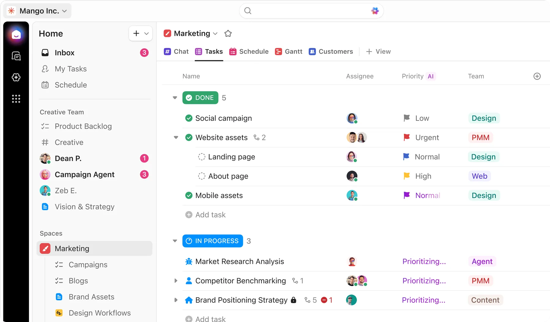Painel de tarefas do ClickUp com status, responsável, prioridade e time de cada entrega