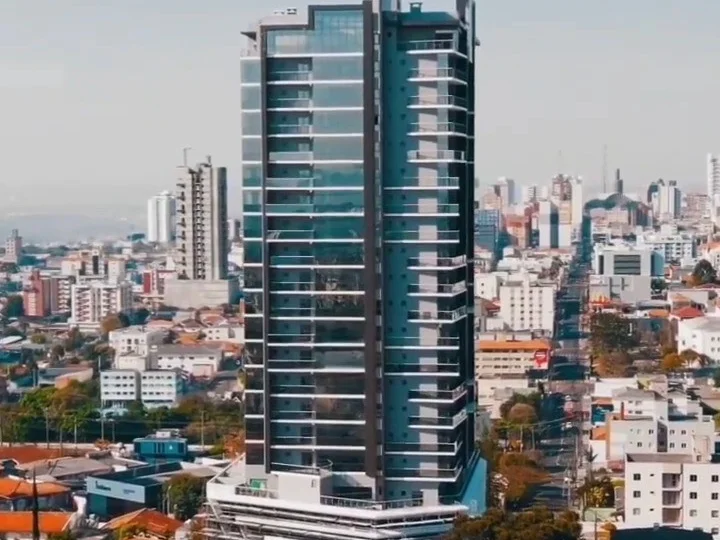 Fachada da Brickell Residence, obra com esquadrias em alumínio da Sulinorte.